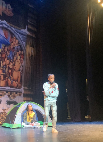 Sapphire Actor Performing